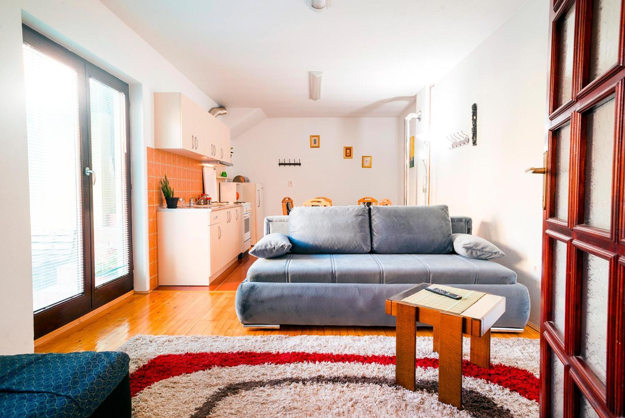 Apartmani Slavica ยาโกดินา ภายนอก รูปภาพ