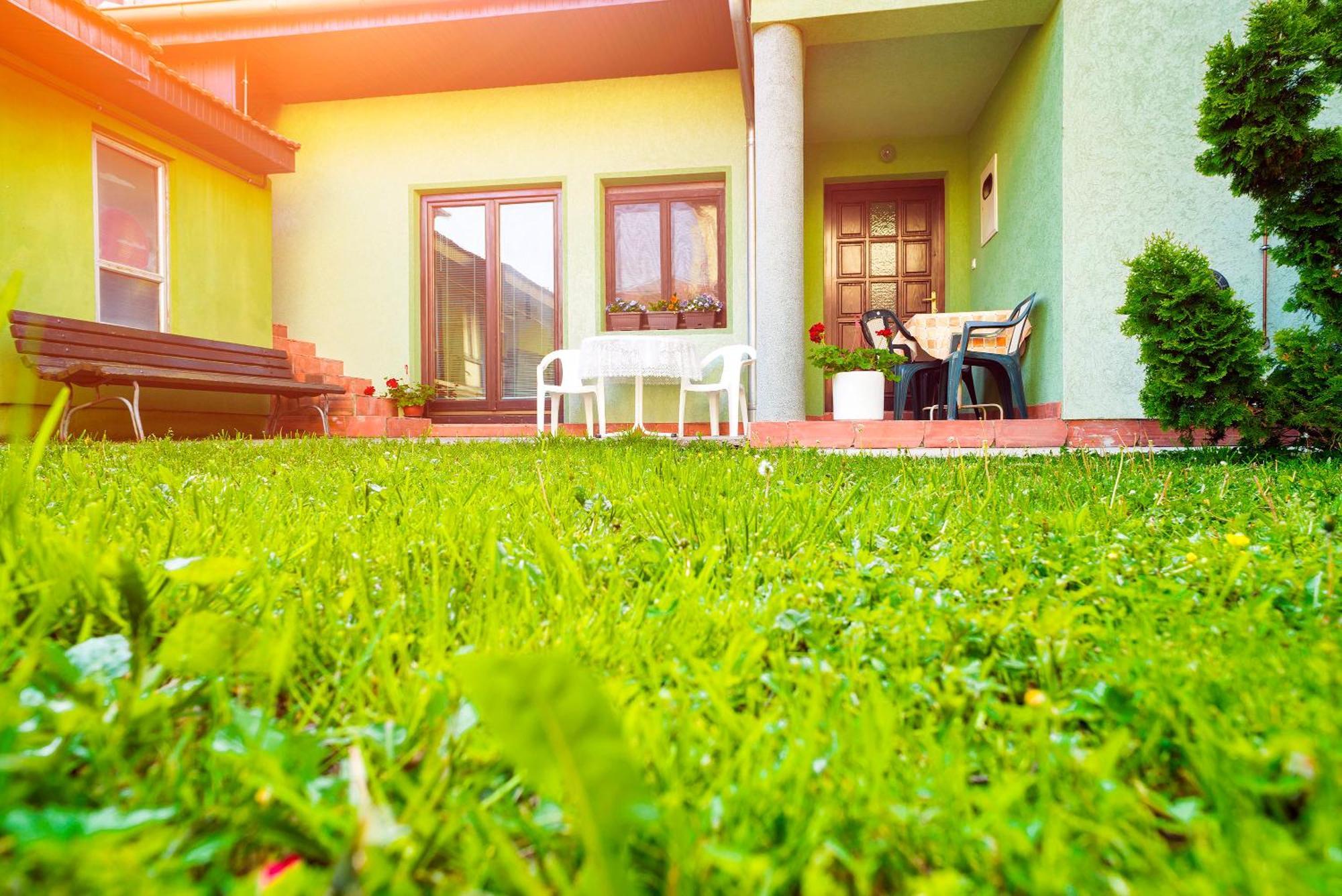 Apartmani Slavica ยาโกดินา ภายนอก รูปภาพ