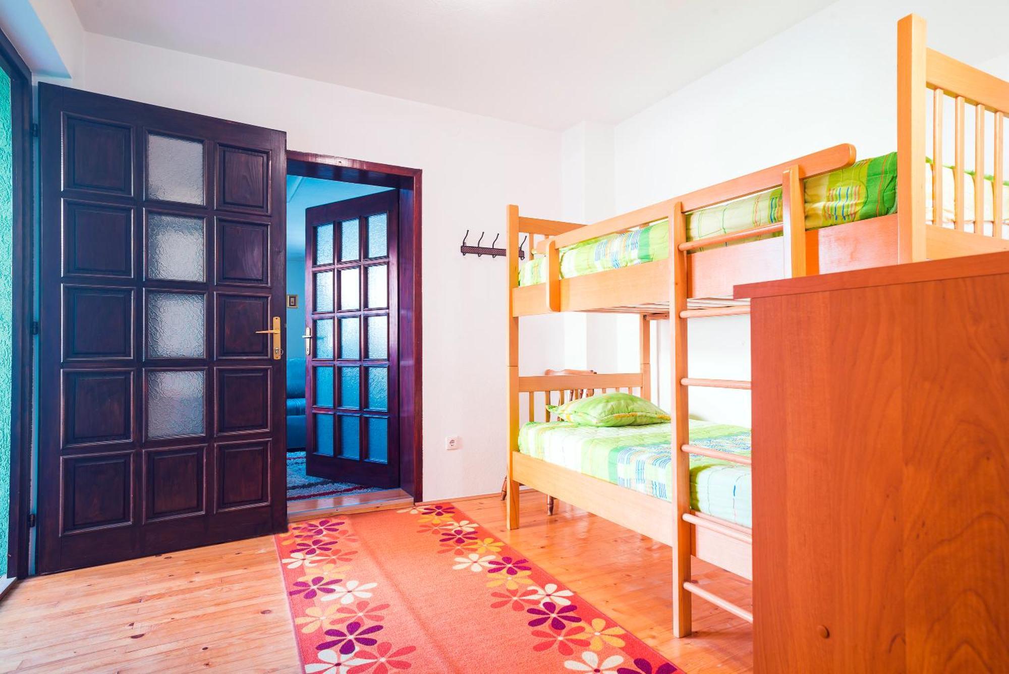 Apartmani Slavica ยาโกดินา ภายนอก รูปภาพ