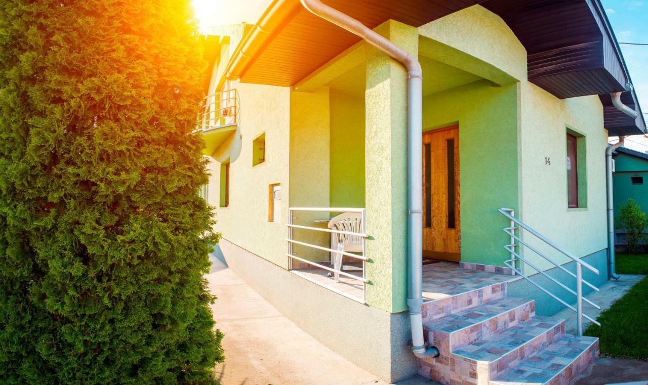 Apartmani Slavica ยาโกดินา ภายนอก รูปภาพ