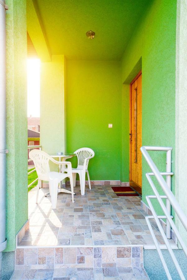 Apartmani Slavica ยาโกดินา ภายนอก รูปภาพ